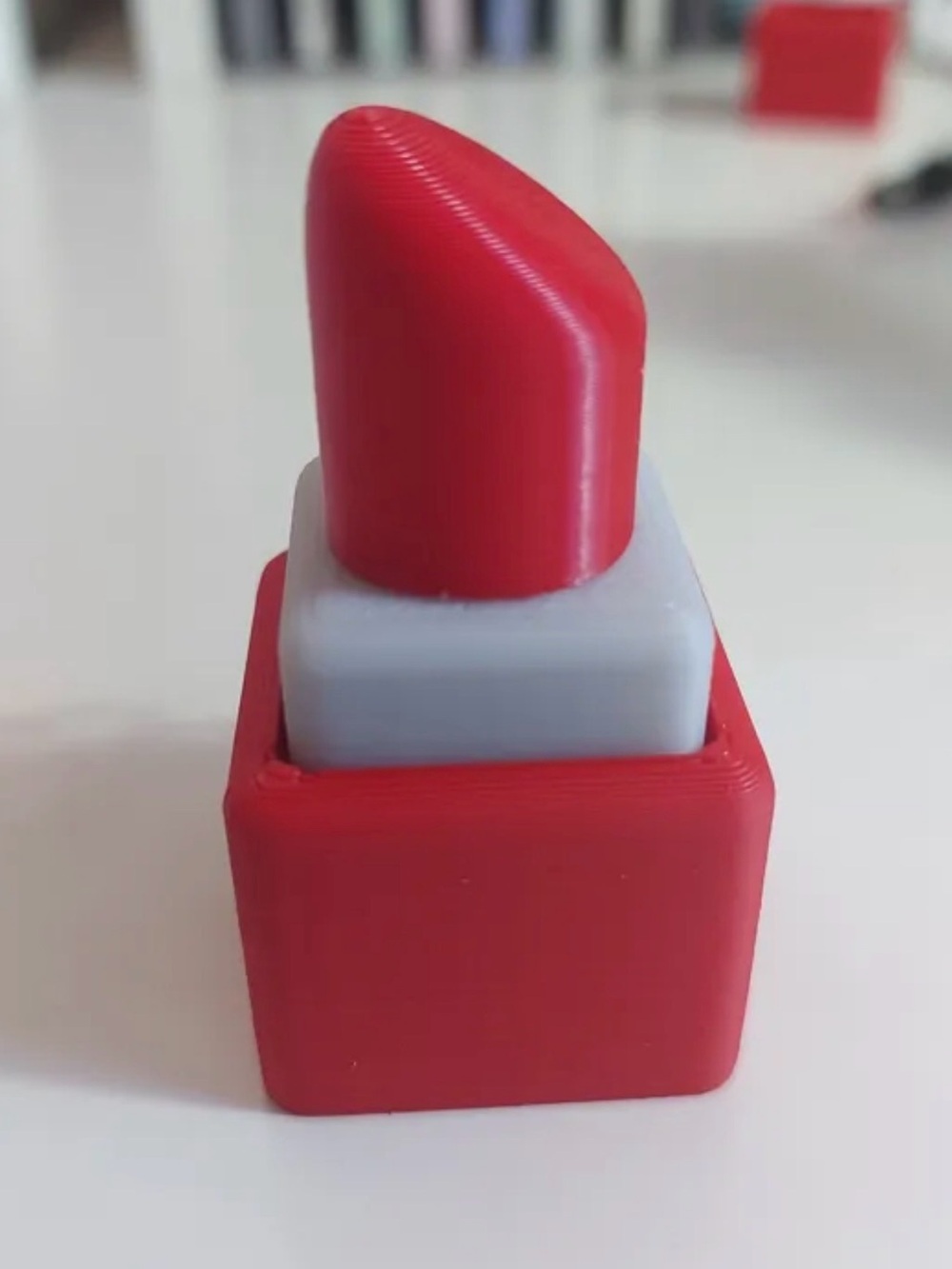 LIPSTICK Fidget Clicker - Picture 4 of 4